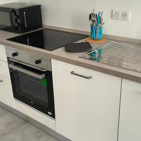 Plein Sud - Moderne Avec Mezzanine- Hyper Centre - Proche Port