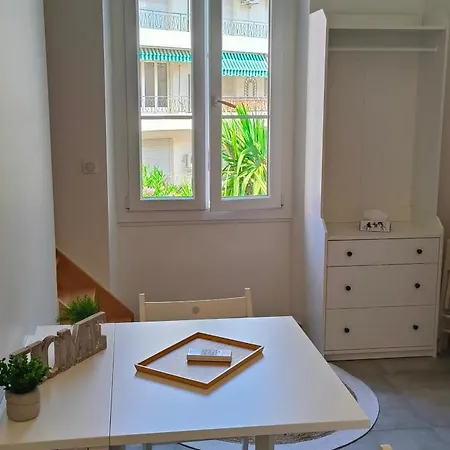 Plein Sud - Moderne Avec Mezzanine- Hyper Centre - Proche Port